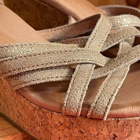 UGG Cork Wedges Size 8 - Picture 9 of 12